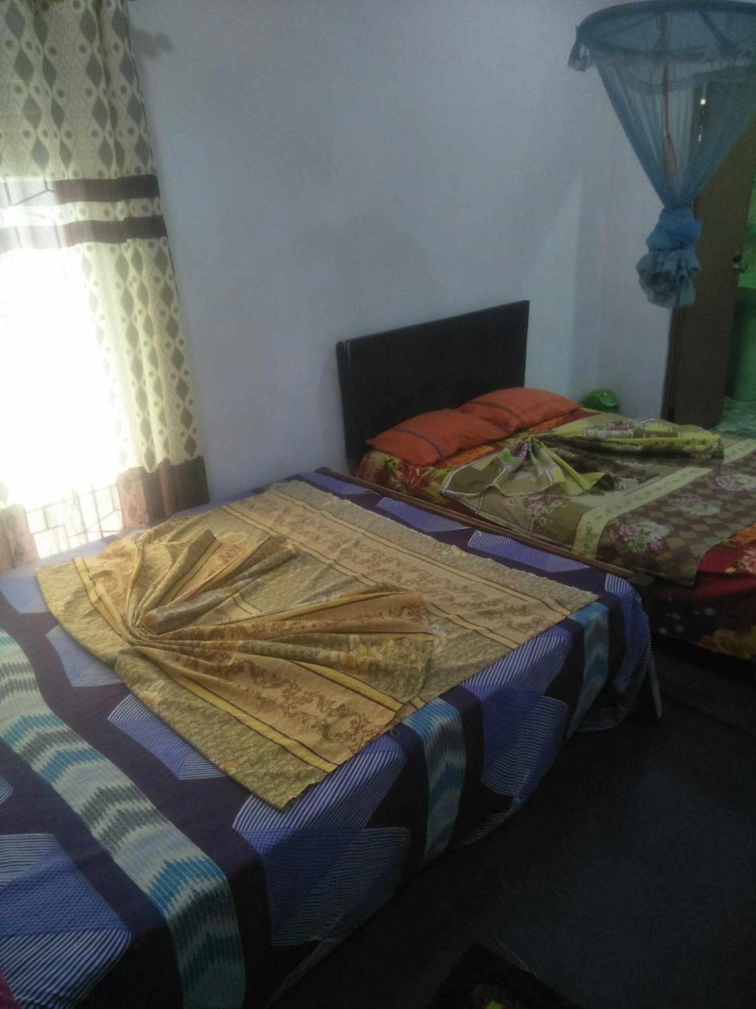 Bathiya Tourist Guest Anuradhapura Hotel Buitenkant foto